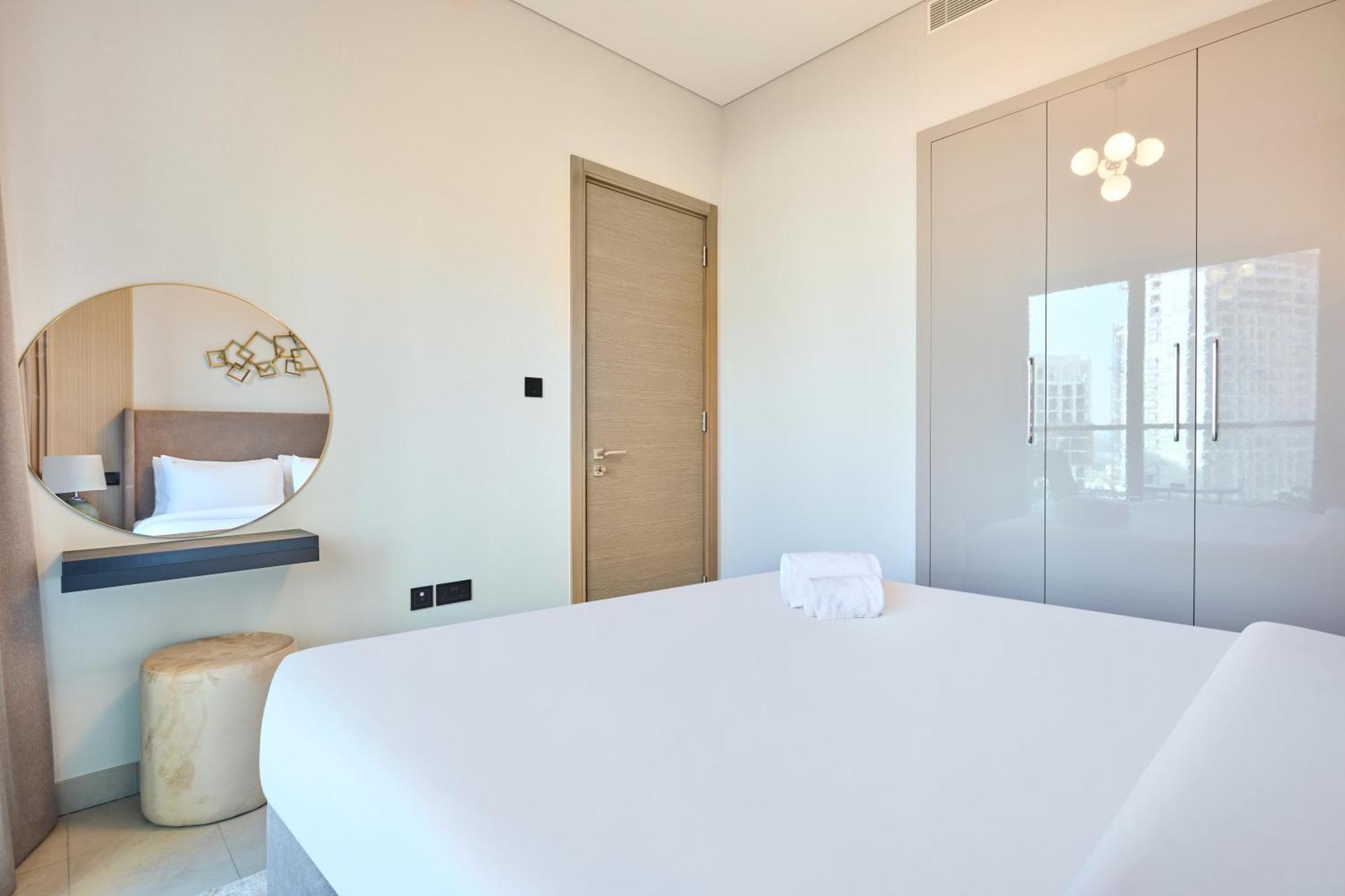 By Latinem Luxury 1br W706 Near Burj Khalifa *