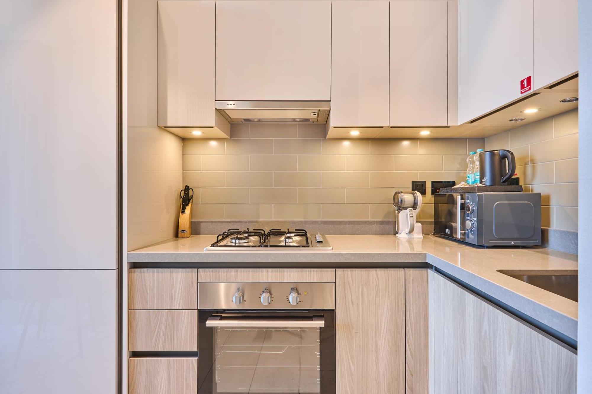By Latinem Luxury 1br W706 Near Burj Khalifa *